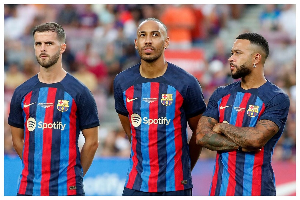 Barcelona bị cáo buộc mua chuộc trọng tài