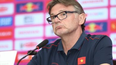 HLV Troussier đặt ra điều luật mới cho bóng đá Việt Nam 