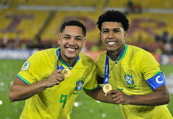Vitor Roque